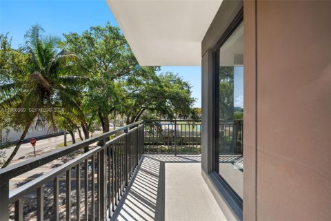 Condominio en alquiler en Miami, Florida, 1 dormitorio, 65.68 m2 № 2047612 - foto 23