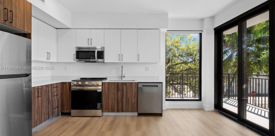 Condominio en Miami, Florida, 1 dormitorio  № 2047612