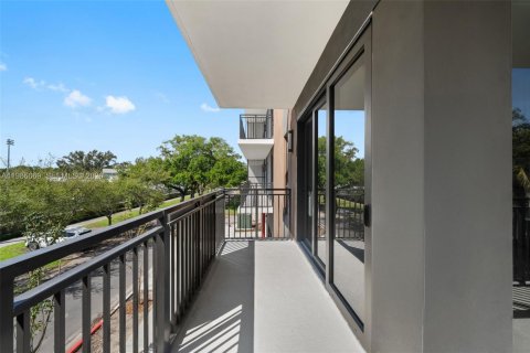 Condominio en alquiler en Miami, Florida, 1 dormitorio, 65.68 m2 № 2047612 - foto 22