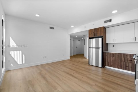 Condominio en alquiler en Miami, Florida, 1 dormitorio, 65.68 m2 № 2047612 - foto 18