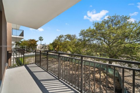 Condominio en alquiler en Miami, Florida, 1 dormitorio, 65.68 m2 № 2047612 - foto 21