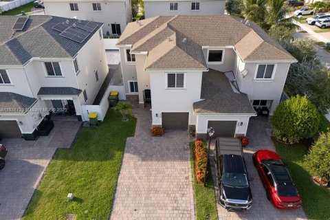 Townhouse in Homestead, Florida 3 bedrooms, 132.66 sq.m. № 1822097 - photo 26