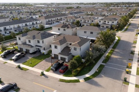 Townhouse in Homestead, Florida 3 bedrooms, 132.66 sq.m. № 1822097 - photo 30