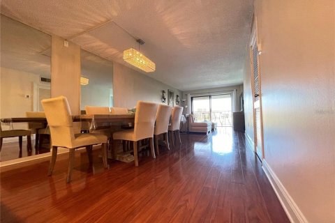 Condominio en alquiler en Saint Petersburg, Florida, 2 dormitorios, 107.77 m2 № 1778577 - foto 7