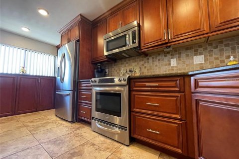 Condominio en alquiler en Saint Petersburg, Florida, 2 dormitorios, 107.77 m2 № 1778577 - foto 4