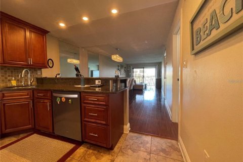Condominio en alquiler en Saint Petersburg, Florida, 2 dormitorios, 107.77 m2 № 1778577 - foto 6
