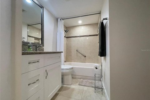 Condominio en alquiler en Saint Petersburg, Florida, 2 dormitorios, 107.77 m2 № 1778577 - foto 14