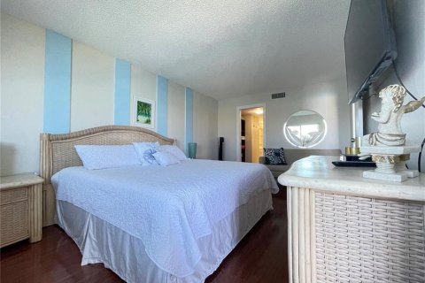 Condominio en alquiler en Saint Petersburg, Florida, 2 dormitorios, 107.77 m2 № 1778577 - foto 18