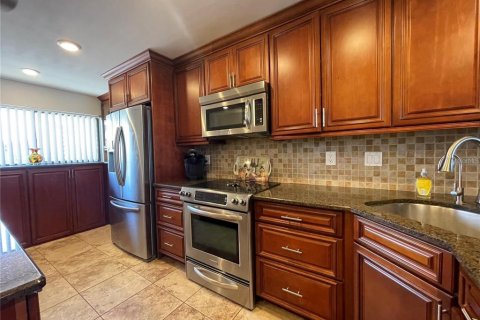Condominio en alquiler en Saint Petersburg, Florida, 2 dormitorios, 107.77 m2 № 1778577 - foto 5