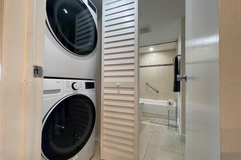 Condominio en alquiler en Saint Petersburg, Florida, 2 dormitorios, 107.77 m2 № 1778577 - foto 16