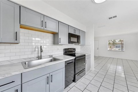 Apartamento en alquiler en Tampa, Florida, 2 dormitorios, 130.43 m2 № 1884440 - foto 2