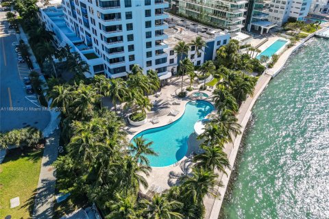 Condominio en alquiler en Miami Beach, Florida, 2 dormitorios, 100.71 m2 № 1938734 - foto 7
