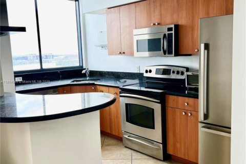 Condominio en alquiler en Miami Beach, Florida, 2 dormitorios, 100.71 m2 № 1938734 - foto 2