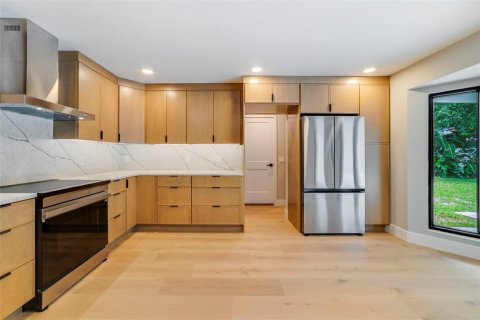 House in Maitland, Florida 3 bedrooms, 252.42 sq.m. № 1829683 - photo 5
