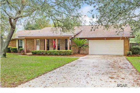 House in Panama City Beach, Florida 4 bedrooms, 200.85 sq.m. № 590455 - photo 1