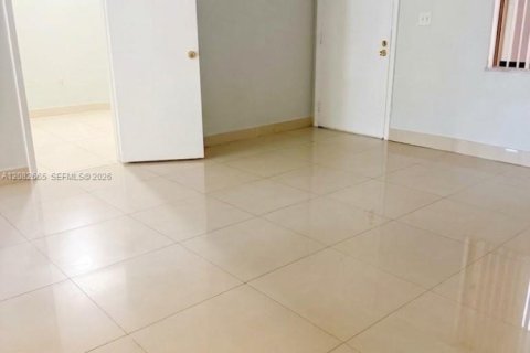 Condo in Miami, Florida, 3 bedrooms  № 2353645 - photo 8