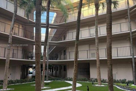 Condo in Miami, Florida, 3 bedrooms  № 2353645 - photo 21