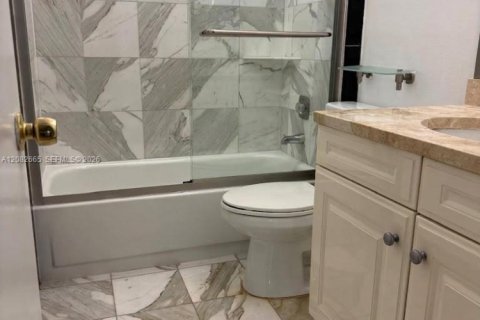 Condo in Miami, Florida, 3 bedrooms  № 2353645 - photo 16