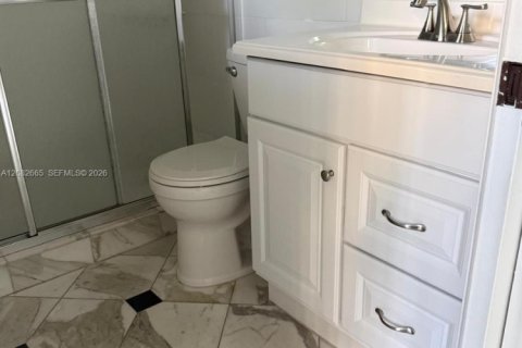 Condo in Miami, Florida, 3 bedrooms  № 2353645 - photo 14
