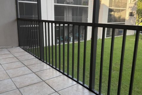 Condo in Miami, Florida, 3 bedrooms  № 2353645 - photo 25
