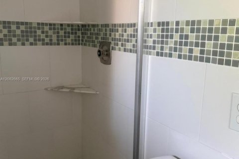 Condo in Miami, Florida, 3 bedrooms  № 2353645 - photo 15