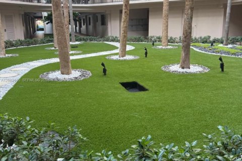 Condo in Miami, Florida, 3 bedrooms  № 2353645 - photo 22