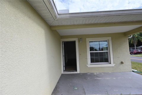 Villa ou maison à vendre à New Port Richey, Floride: 3 chambres, 131.83 m2 № 2312668 - photo 2