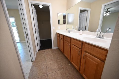 Villa ou maison à vendre à New Port Richey, Floride: 3 chambres, 131.83 m2 № 2312668 - photo 17