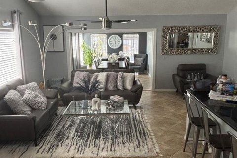 House in Tampa, Florida 3 bedrooms, 166.11 sq.m. № 1718034 - photo 8