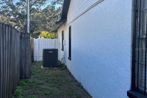 House in Tampa, Florida 3 bedrooms, 166.11 sq.m. № 1718034 - photo 4