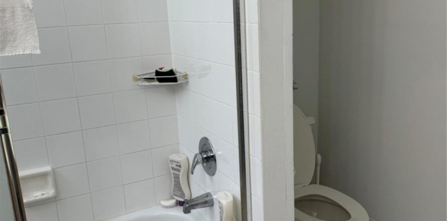 Дом в Дирфилд-Бич, Флорида 4 спальни, 133.78м2 № 1185559