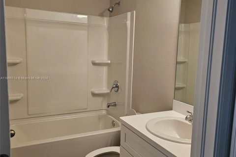 Casa en venta en Lehigh Acres, Florida, 3 dormitorios, 119.57 m2 № 1753790 - foto 9