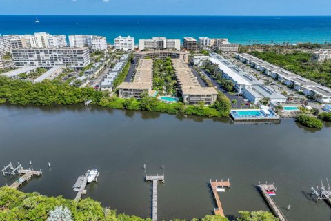 Condo in South Palm Beach, Florida, 2 bedrooms  № 1070347 - photo 1
