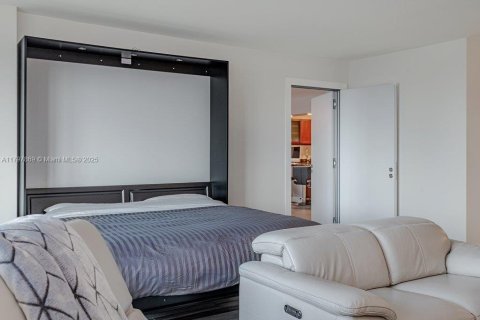 Condo in Miami Beach, Florida  № 1959410 - photo 18