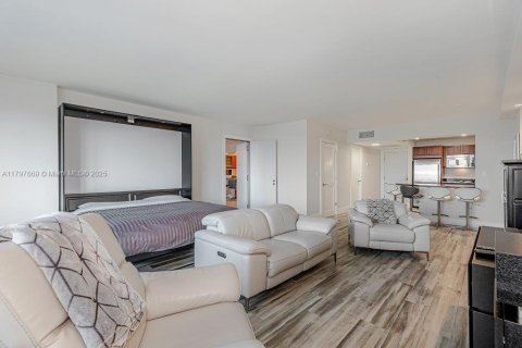 Condo in Miami Beach, Florida  № 1959410 - photo 19
