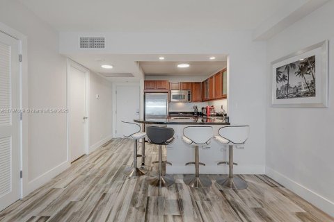 Condo in Miami Beach, Florida  № 1959410 - photo 21