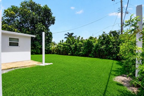 Villa ou maison à vendre à Lantana, Floride: 3 chambres, 96.8 m2 № 2189824 - photo 29