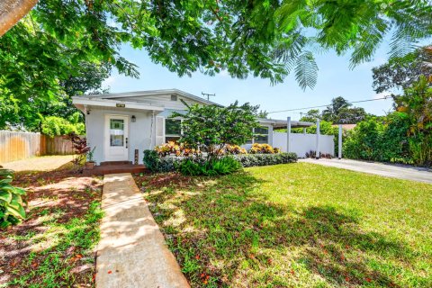 Villa ou maison à vendre à Lantana, Floride: 3 chambres, 96.8 m2 № 2189824 - photo 2
