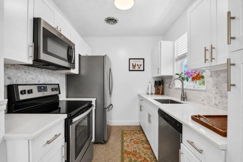 Villa ou maison à vendre à Lantana, Floride: 3 chambres, 96.8 m2 № 2189824 - photo 14