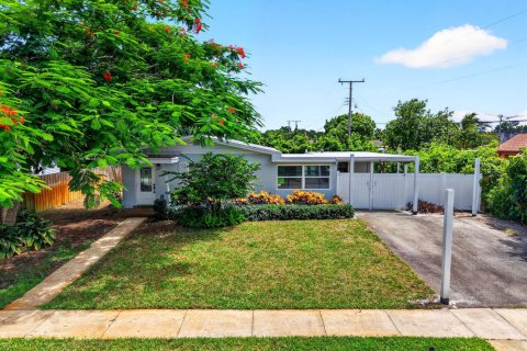 Villa ou maison à Lantana, Floride 3 chambres, 96.8 m2 № 2189824
