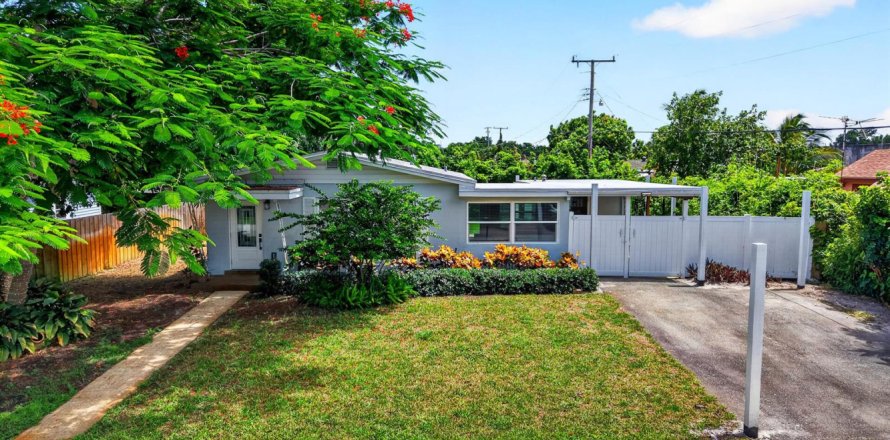 Villa ou maison à Lantana, Floride 3 chambres, 96.8 m2 № 2189824