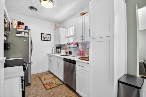 Villa ou maison à vendre à Lantana, Floride: 3 chambres, 96.8 m2 № 2189824 - photo 15