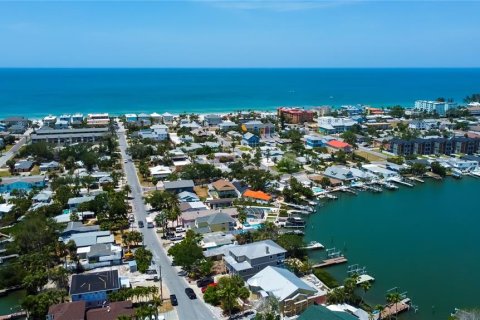 House in Indian Rocks Beach, Florida 2 bedrooms, 101.45 sq.m. № 1653998 - photo 16