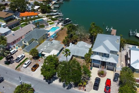 House in Indian Rocks Beach, Florida 2 bedrooms, 101.45 sq.m. № 1653998 - photo 11