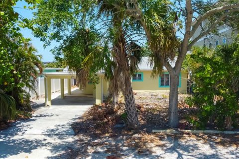 House in Indian Rocks Beach, Florida 2 bedrooms, 101.45 sq.m. № 1653998 - photo 2