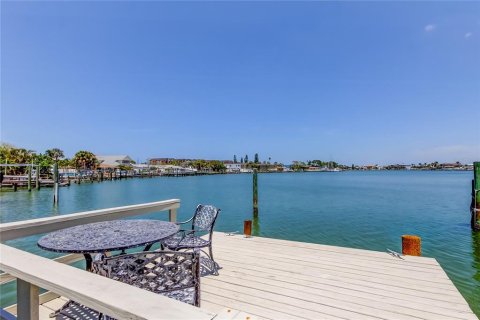 House in Indian Rocks Beach, Florida 2 bedrooms, 101.45 sq.m. № 1653998 - photo 26