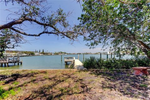 House in Indian Rocks Beach, Florida 2 bedrooms, 101.45 sq.m. № 1653998 - photo 18