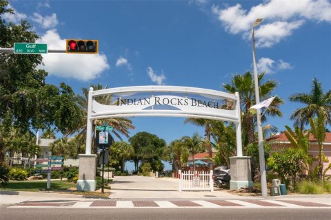 House in Indian Rocks Beach, Florida 2 bedrooms, 101.45 sq.m. № 1653998 - photo 29