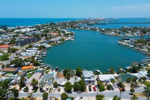 House in Indian Rocks Beach, Florida 2 bedrooms, 101.45 sq.m. № 1653998 - photo 7