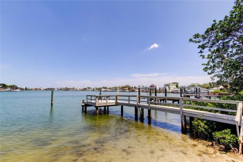 House in Indian Rocks Beach, Florida 2 bedrooms, 101.45 sq.m. № 1653998 - photo 28